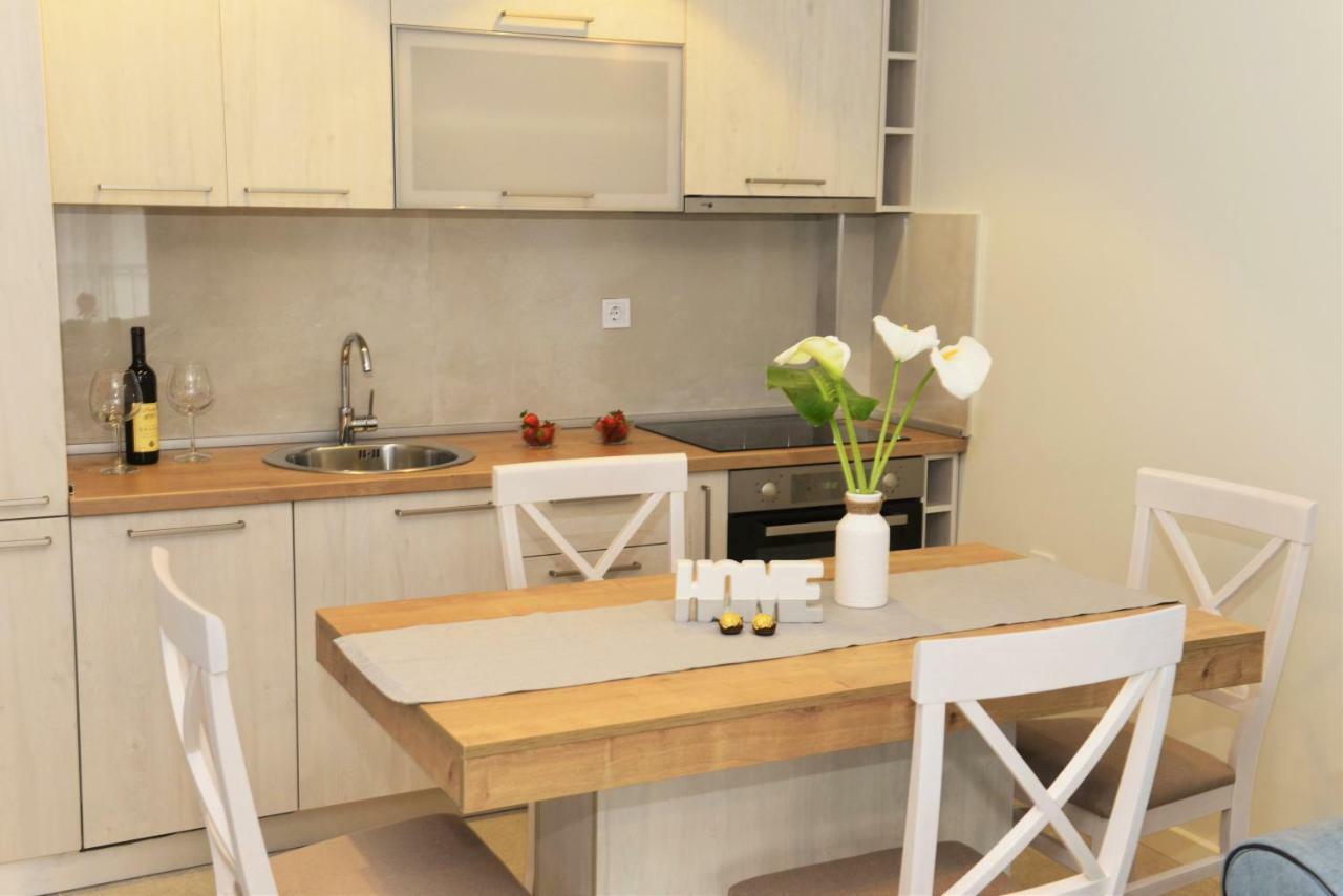 Ralux Apartman ติวัต ภายนอก รูปภาพ