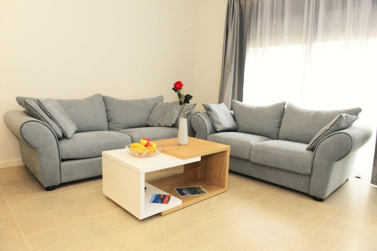 Ralux Apartman ติวัต ภายนอก รูปภาพ