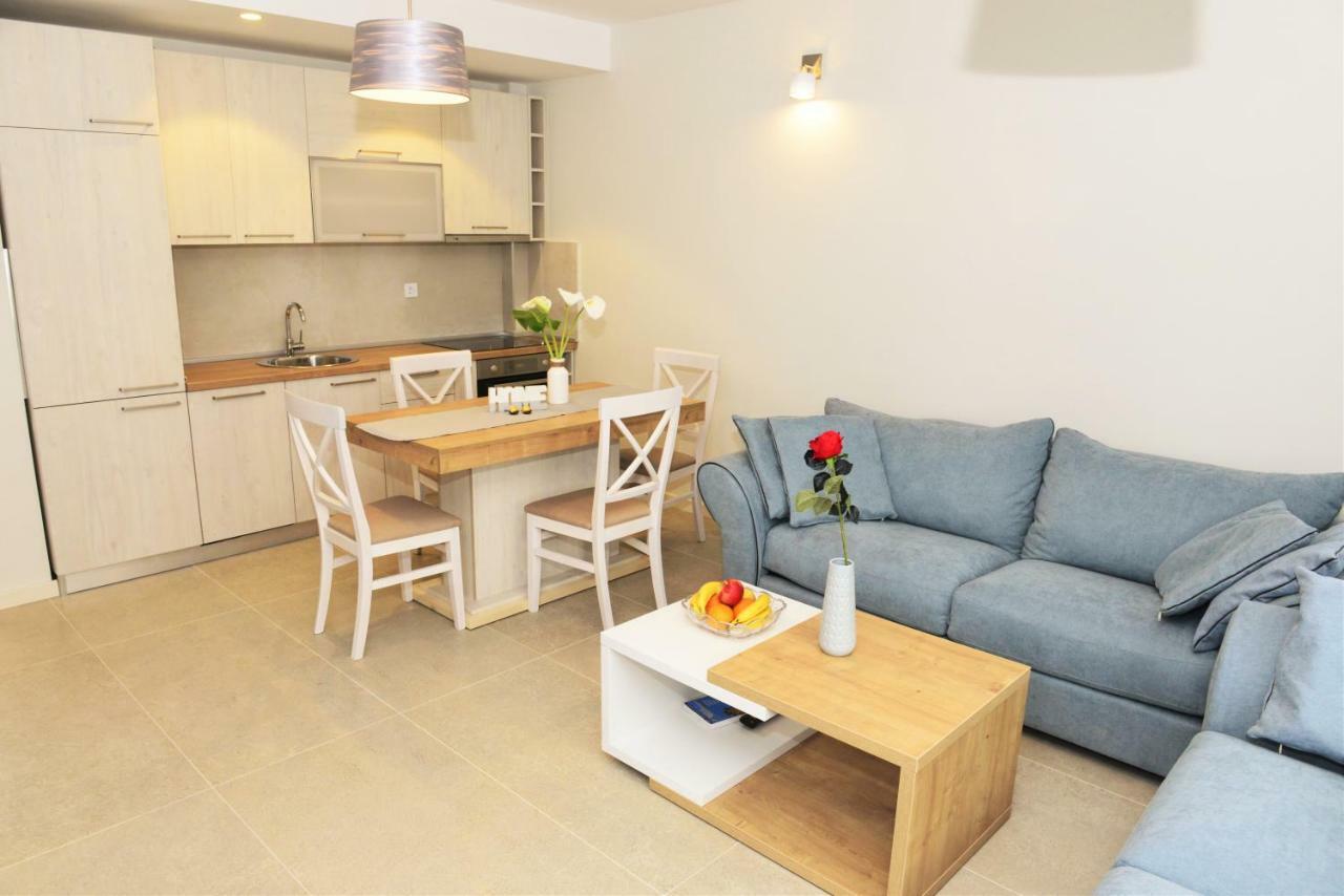 Ralux Apartman ติวัต ภายนอก รูปภาพ