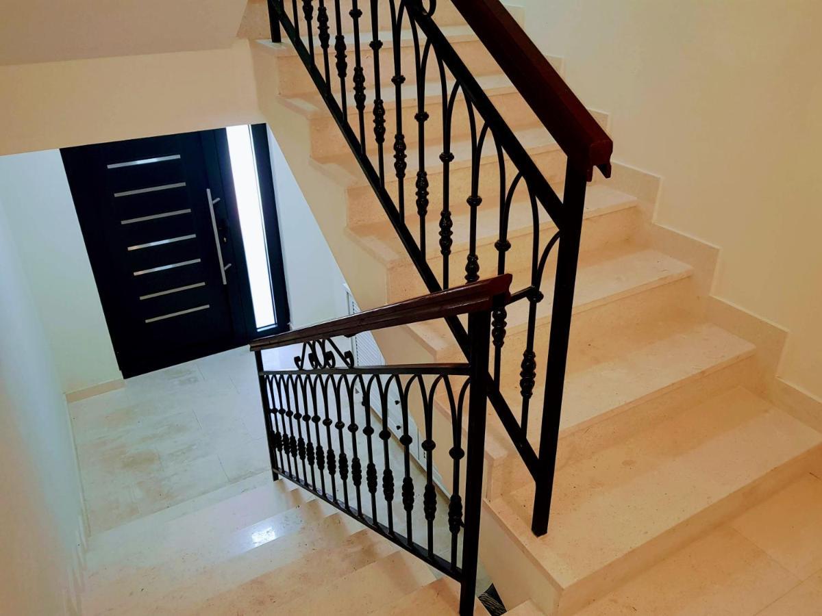 Ralux Apartman ติวัต ภายนอก รูปภาพ