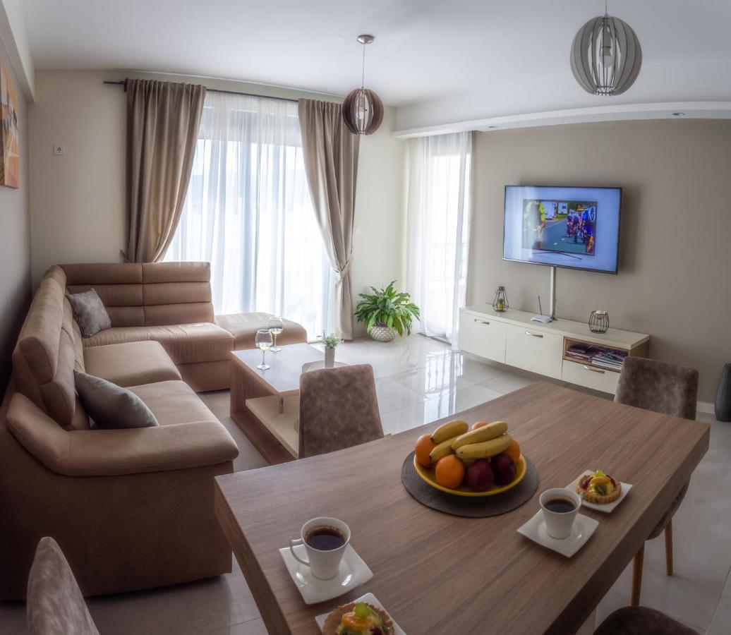Ralux Apartman ติวัต ภายนอก รูปภาพ