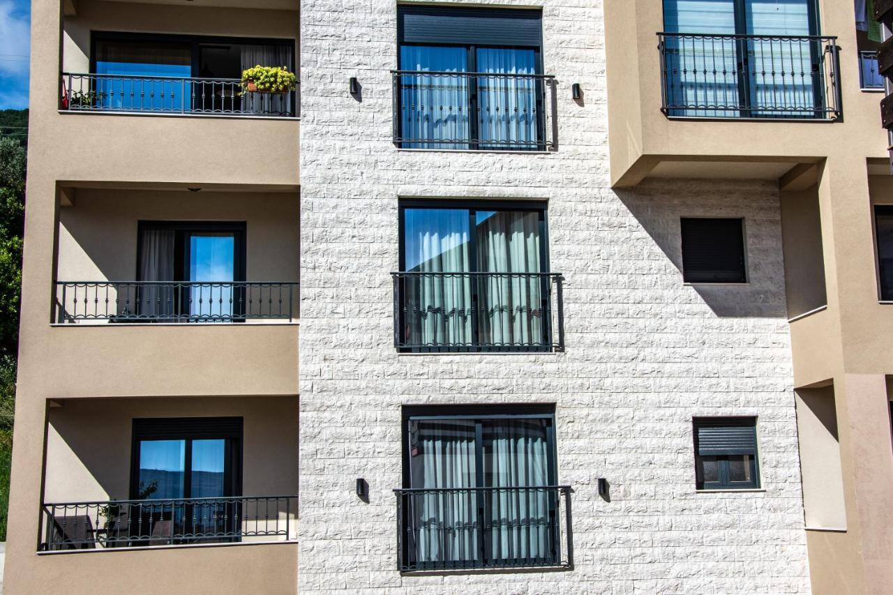 Ralux Apartman ติวัต ภายนอก รูปภาพ