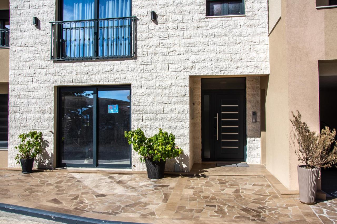 Ralux Apartman ติวัต ภายนอก รูปภาพ